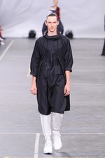 Y-3 2016年春夏コレクション - 3本線への回帰と進化｜写真54