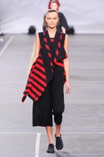 Y-3 2016年春夏コレクション - 3本線への回帰と進化｜写真58