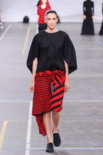 Y-3 2016年春夏コレクション - 3本線への回帰と進化｜写真60