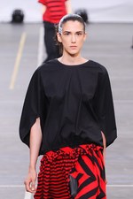 Y-3 2016年春夏コレクション - 3本線への回帰と進化｜写真61