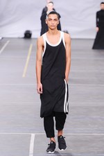 Y-3 2016年春夏コレクション - 3本線への回帰と進化｜写真79
