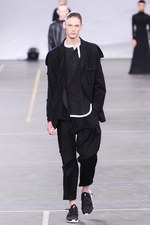 Y-3 2016年春夏コレクション - 3本線への回帰と進化｜写真81