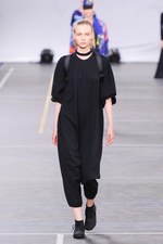 Y-3 2016年春夏コレクション - 3本線への回帰と進化｜写真85