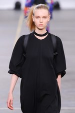 Y-3 2016年春夏コレクション - 3本線への回帰と進化｜写真86