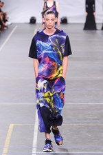 Y-3 2016年春夏コレクション - 3本線への回帰と進化｜写真89