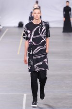 Y-3 2016年春夏コレクション - 3本線への回帰と進化｜写真93