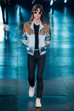 サンローラン 2016年春夏メンズコレクション - 西海岸グランジロックの歴史｜写真9