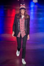 サンローラン 2016年春夏メンズコレクション - 西海岸グランジロックの歴史｜写真112