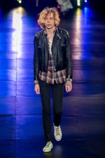 サンローラン 2016年春夏メンズコレクション - 西海岸グランジロックの歴史｜写真114