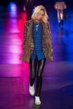 サンローラン 2016年春夏メンズコレクション - 西海岸グランジロックの歴史｜写真127