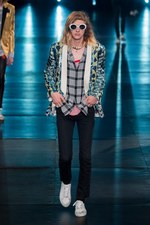 サンローラン 2016年春夏メンズコレクション - 西海岸グランジロックの歴史｜写真151