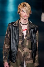 サンローラン 2016年春夏メンズコレクション - 西海岸グランジロックの歴史｜写真62