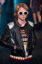 サンローラン 2016年春夏メンズコレクション - 西海岸グランジロックの歴史｜写真67