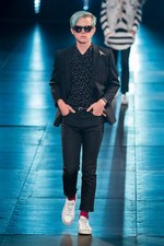 サンローラン 2016年春夏メンズコレクション - 西海岸グランジロックの歴史｜写真83