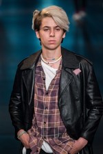 サンローラン 2016年春夏メンズコレクション - 西海岸グランジロックの歴史｜写真88