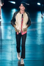 サンローラン 2016年春夏メンズコレクション - 西海岸グランジロックの歴史｜写真89