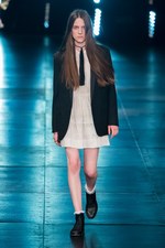 サンローラン 2016年春夏メンズコレクション - 西海岸グランジロックの歴史｜写真91