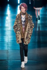 サンローラン 2016年春夏メンズコレクション - 西海岸グランジロックの歴史｜写真94