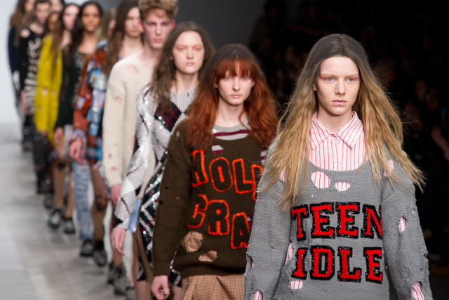 アシシュ(Ashish) 2011-12年秋冬ウィメンズコレクション シルエット - 写真1