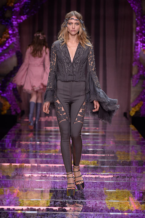 アトリエ ヴェルサーチェ オートクチュール 2015-16年秋冬<span>コレクション</span> - 写真3