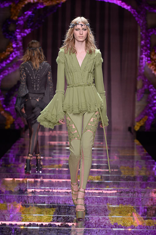 アトリエ ヴェルサーチェ オートクチュール 2015-16年秋冬<span>コレクション</span> - 写真4