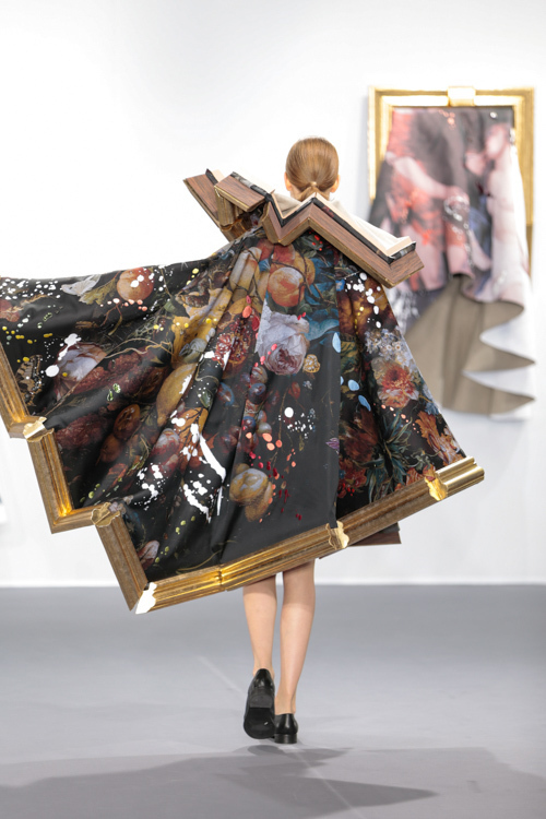 ヴィクター＆ロルフ オートクチュール(VIKTOR & ROLF Haute Couture) 2015-16年秋冬ウィメンズコレクション  - 写真60