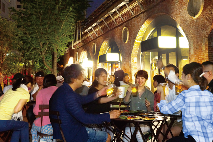 約70種類のビールが揃う夏イベント「ビアアーチ」が神田万世橋で開催 - 肉料理やバルメニューも | 写真
