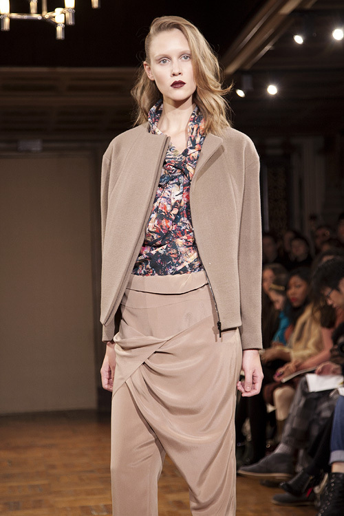 アン ヴァレリー アッシュ 2011-12年秋冬<span>コレクション</span> - 写真14