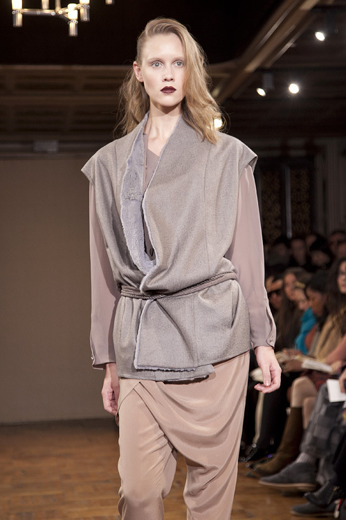 アン ヴァレリー アッシュ 2011-12年秋冬<span>コレクション</span> - 写真4