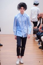 コム デ ギャルソン・シャツ 2016年春夏コレクション - 穴から生まれる新たな表情｜写真26