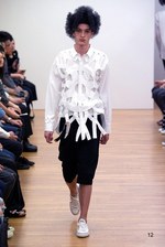 コム デ ギャルソン・シャツ 2016年春夏コレクション - 穴から生まれる新たな表情｜写真30