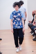 コム デ ギャルソン・シャツ 2016年春夏コレクション - 穴から生まれる新たな表情｜写真46