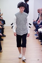 コム デ ギャルソン・シャツ 2016年春夏コレクション - 穴から生まれる新たな表情｜写真55