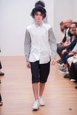 コム デ ギャルソン・シャツ 2016年春夏コレクション - 穴から生まれる新たな表情｜写真56