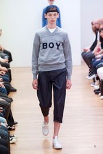 コム デ ギャルソン・シャツ 2016年春夏コレクション - 穴から生まれる新たな表情｜写真1