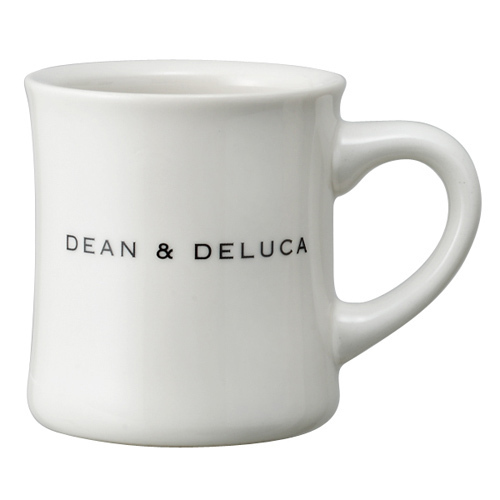 「DEAN&DELUCA」と「BARNEYS NEWYORK」のロゴが裏表に配されたマグカップ - 画像1