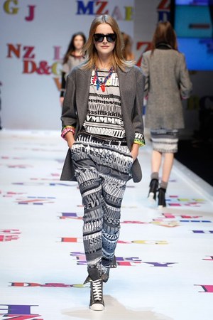 アルファベットがポップに踊る D&G(ディー＆ジー) 2011-12年秋冬コレクション｜写真7