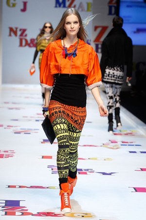 アルファベットがポップに踊る D&G(ディー＆ジー) 2011-12年秋冬コレクション｜写真15