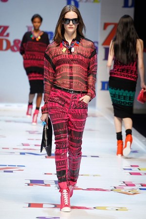アルファベットがポップに踊る D&G(ディー＆ジー) 2011-12年秋冬コレクション｜写真34