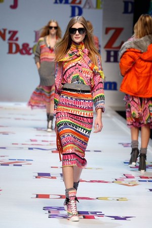 アルファベットがポップに踊る D&G(ディー＆ジー) 2011-12年秋冬コレクション｜写真42
