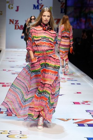 アルファベットがポップに踊る D&G(ディー＆ジー) 2011-12年秋冬コレクション｜写真44