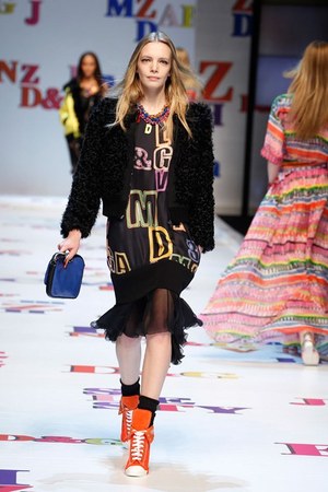 アルファベットがポップに踊る D&G(ディー＆ジー) 2011-12年秋冬コレクション｜写真46