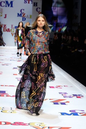 アルファベットがポップに踊る D&G(ディー＆ジー) 2011-12年秋冬コレクション｜写真48