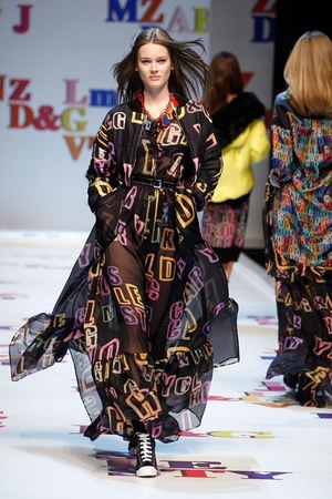 アルファベットがポップに踊る D&G(ディー＆ジー) 2011-12年秋冬コレクション｜写真50