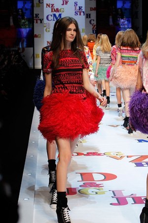 アルファベットがポップに踊る D&G(ディー＆ジー) 2011-12年秋冬コレクション｜写真60