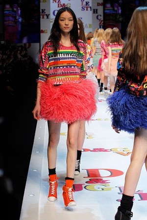 アルファベットがポップに踊る D&G(ディー＆ジー) 2011-12年秋冬コレクション｜写真62