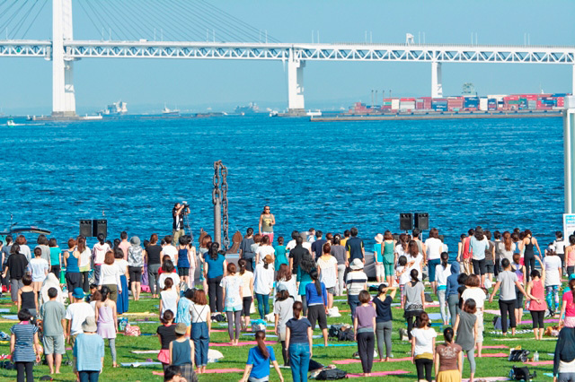 アジア最大級「ヨガフェスタ横浜2015」、"世界の朝ごはん"など多数企画も｜写真1