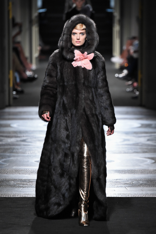 フェンディ(FENDI) 2015-16年秋冬ウィメンズコレクション  - 写真1