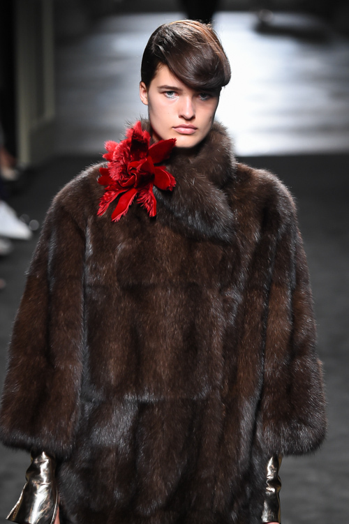 フェンディ(FENDI) 2015-16年秋冬ウィメンズコレクション  - 写真12