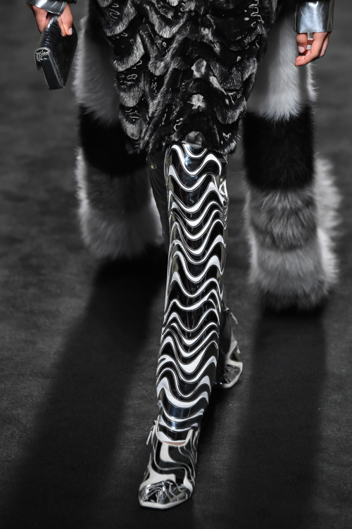 フェンディ(FENDI) 2015-16年秋冬ウィメンズコレクション  - 写真20